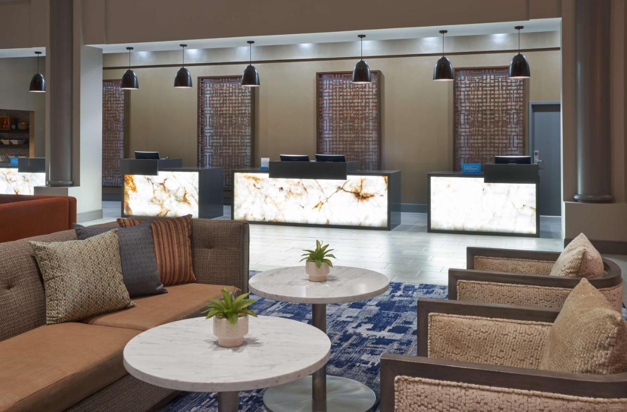 Hilton Houston North Hotel Buitenkant foto