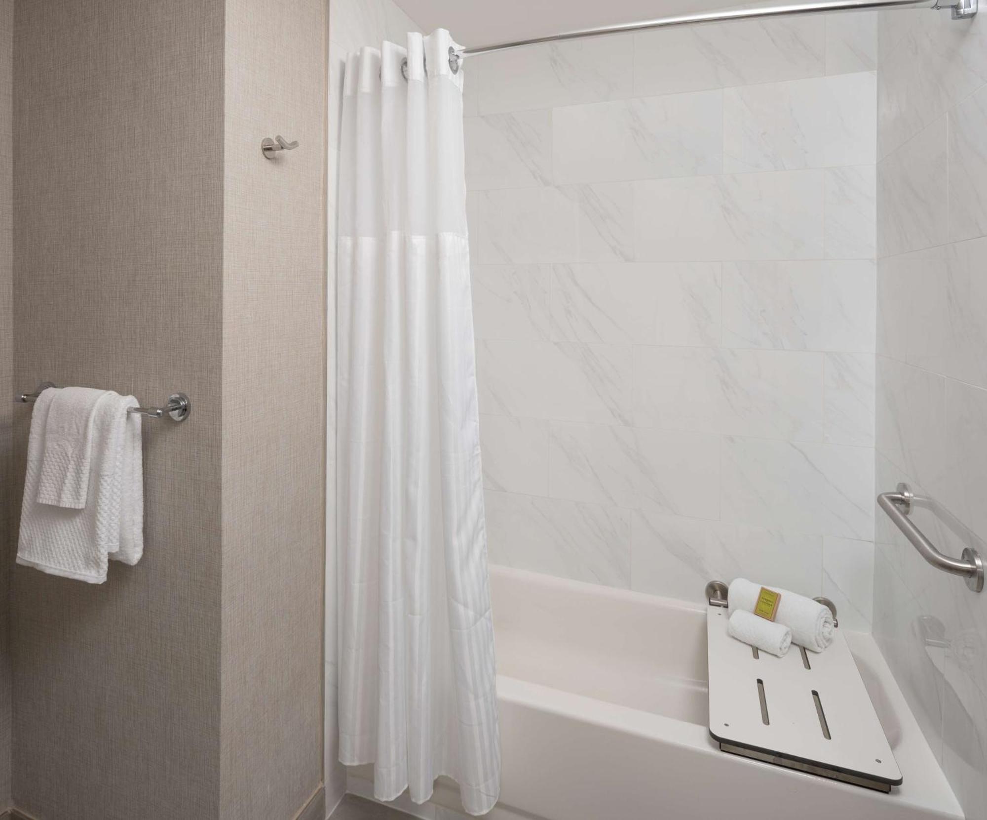 Hilton Houston North Hotel Buitenkant foto