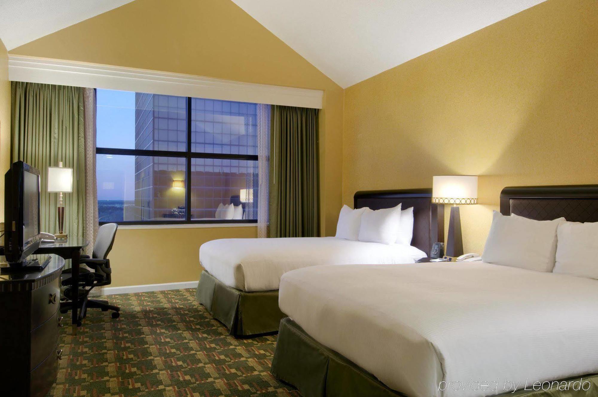 Hilton Houston North Hotel Buitenkant foto